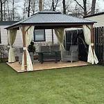 Κάμπινγκ La Pura Vida - Glamping Βραδεμβούργο